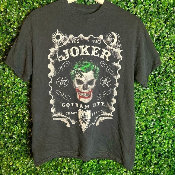 DC Comics Gotham City Joker Card Ouija Green Hair Crazy Sane Day Night T-Shirt M - Picture 1 of 3